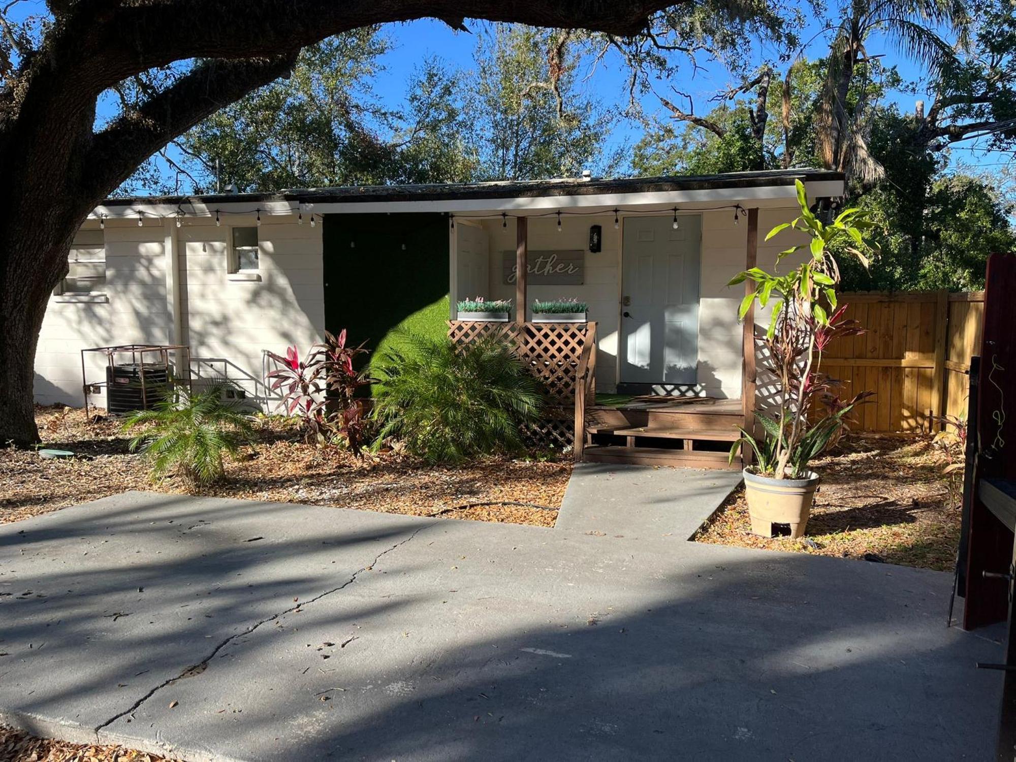 Cozy Home In Tampa Near Ybor & Busch Gardens Exterior photo